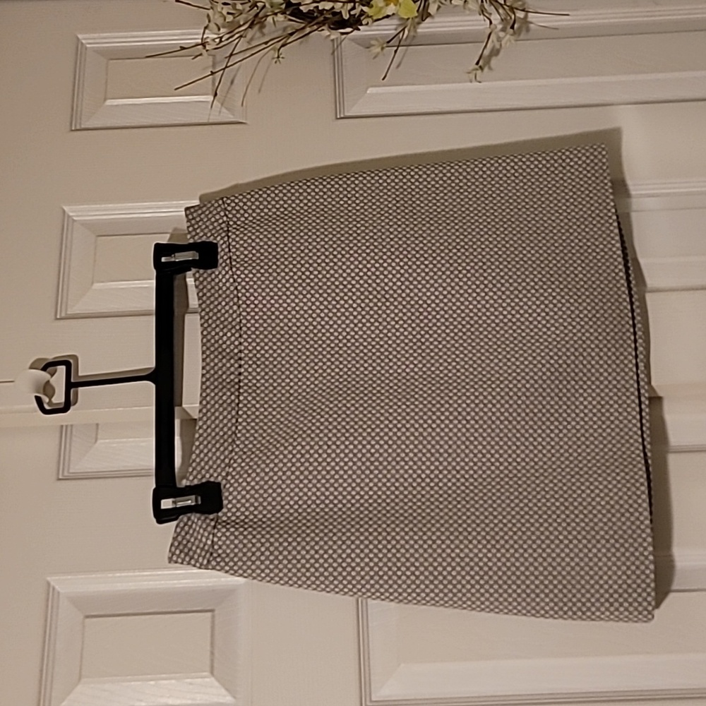 Chic Gray Patterned Mini Skirt - Picture 2 of 11